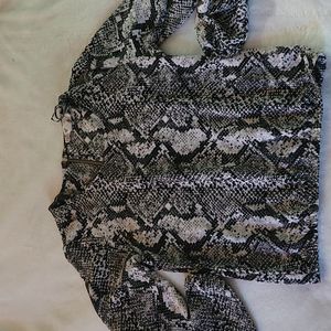 Black & Gray Snake Skin Pattern Top